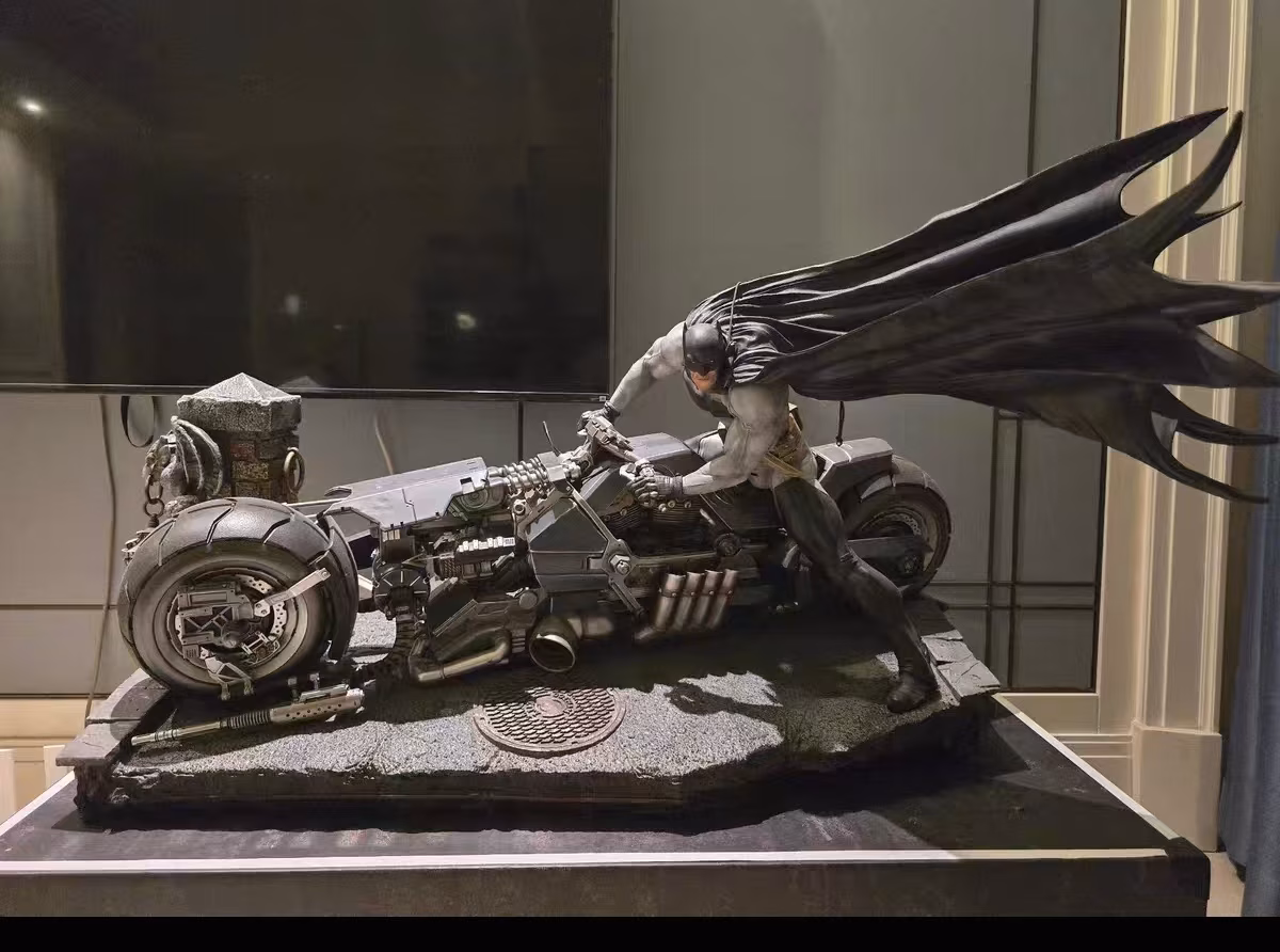 DC XM Studio White Knight with Batmobile 1 DC XM Studio White Knight with Batmobile