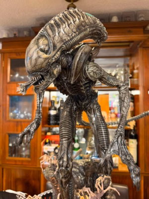 Alien XM Hive Warrior