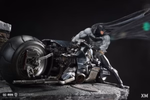 DC XM estudio Batman White Knight Escultura de resina
