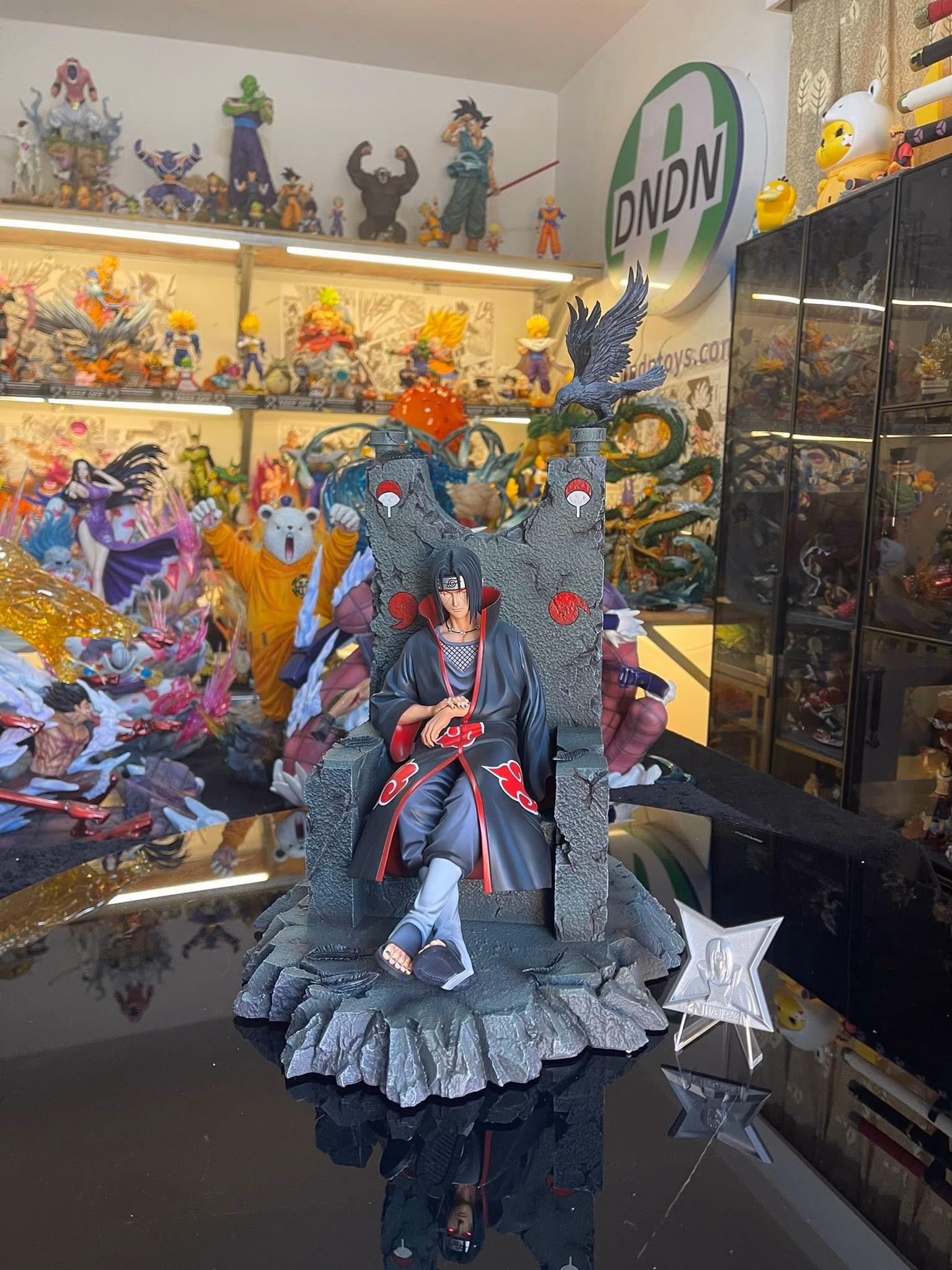 Naruto Pickstar Studio Uchiha Itachi Seated on the Throne 4 Naruto Pickstar Studio Uchiha Itachi Seated on the Throne - Imagen 4