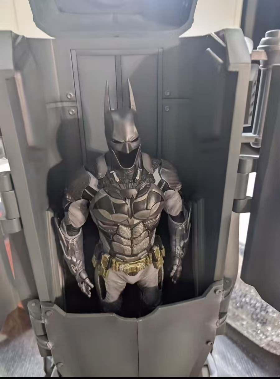 DC Tianshan Studio Batman Arkham Knight Batsuit 1 DC Tianshan Studio Batman Arkham Knight Combinaison de Batman